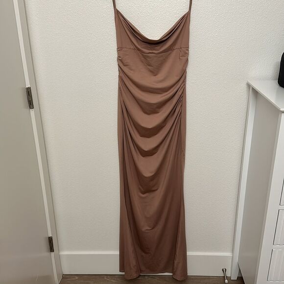 Elegant Tan Bodycon Dress - Picture 2 of 9